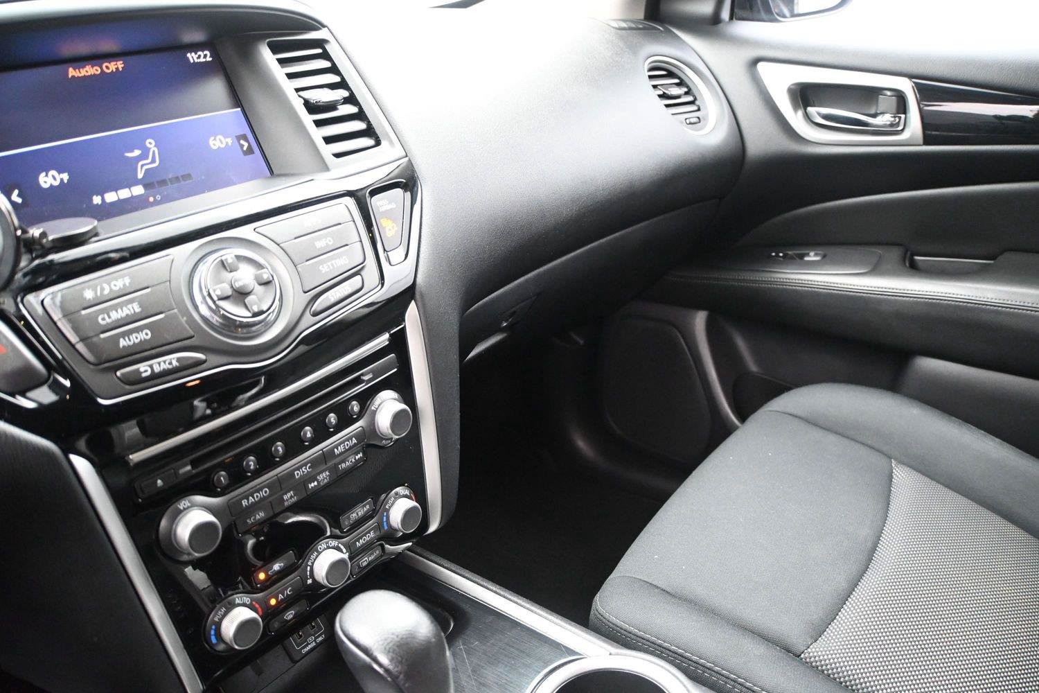 Used 2023 Nissan Rogue SV AWD/4WD image 4