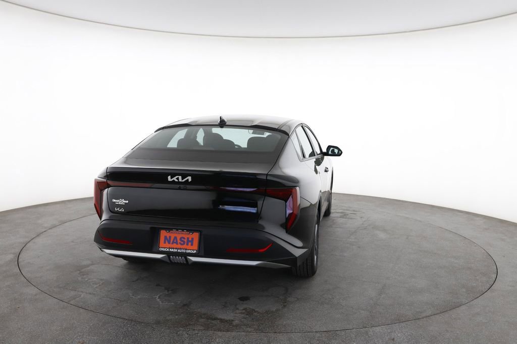 Used 2025 Kia K4 LXS image 11