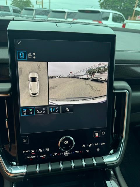 Used 2026 GMC Yukon XL Elevation w/ Elevation Premium Package AWD/4WD image 17
