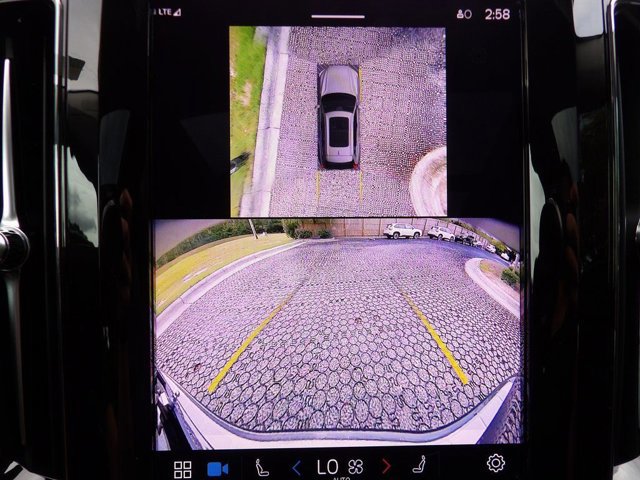 Certified 2024 Volvo XC60 B5 Ultimate w/ Protection Package Premier image 20