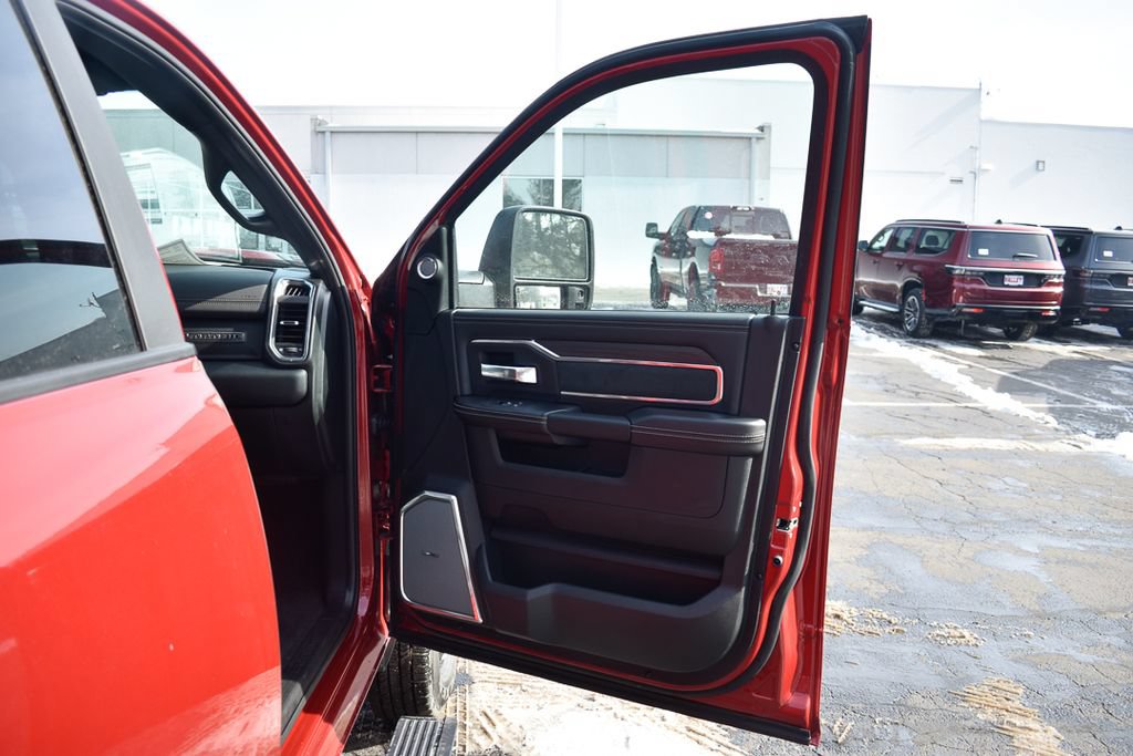 New 2026 RAM 3500 Laramie AWD/4WD image 32