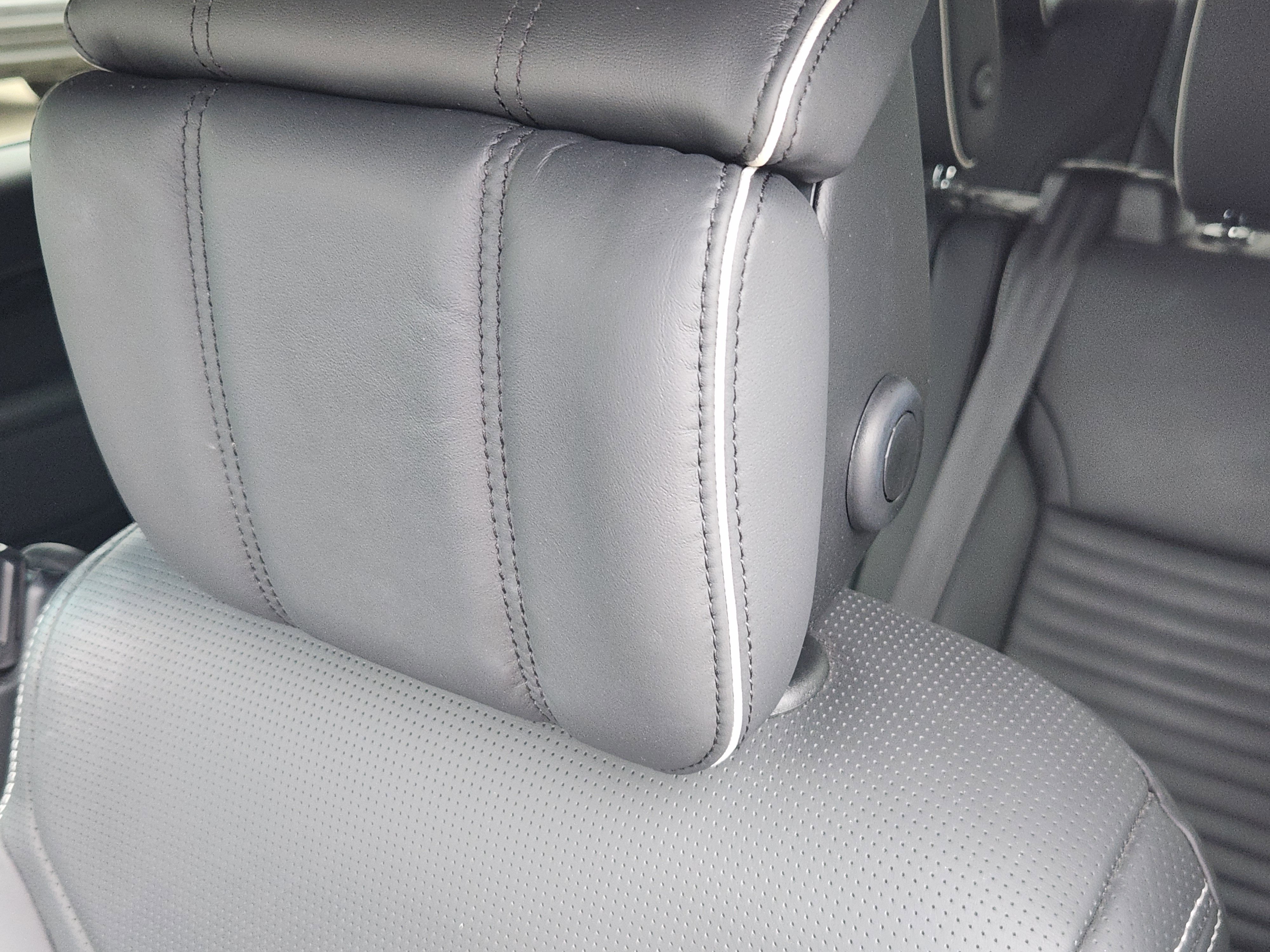 Used 2022 Land Rover Discovery HSE R-Dynamic image 18