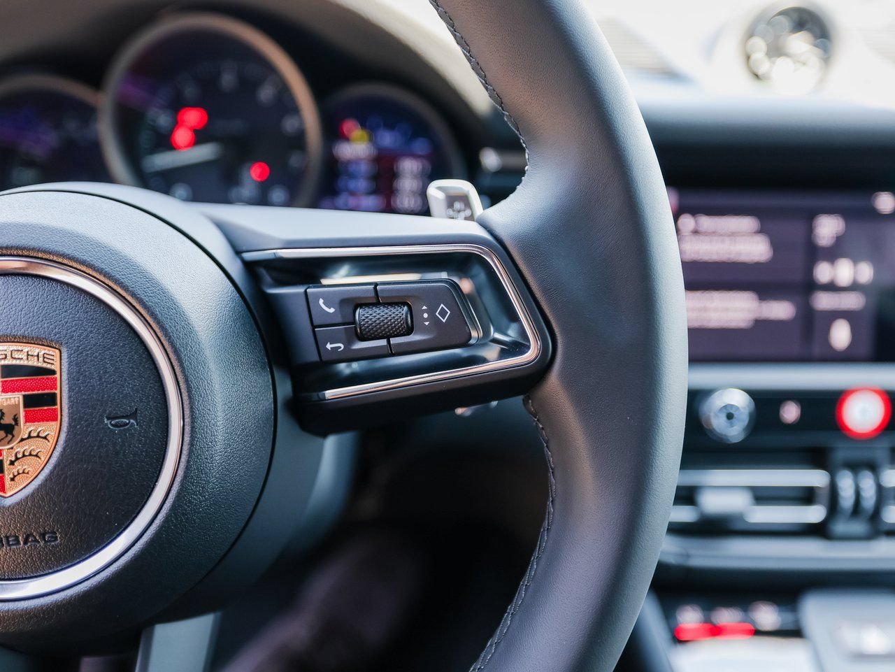 Certified 2026 Porsche Macan AWD/4WD image 16