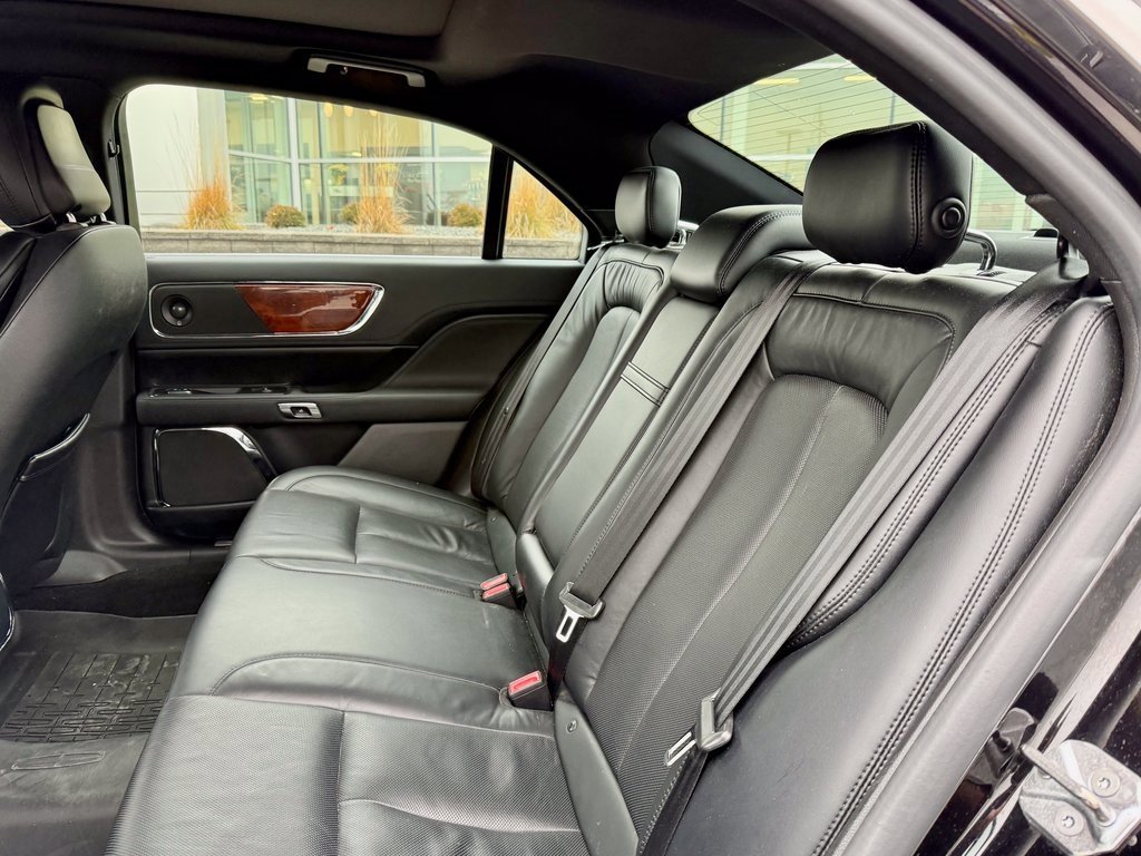 Used 2020 Lincoln Continental AWD w/ Premium Package image 10