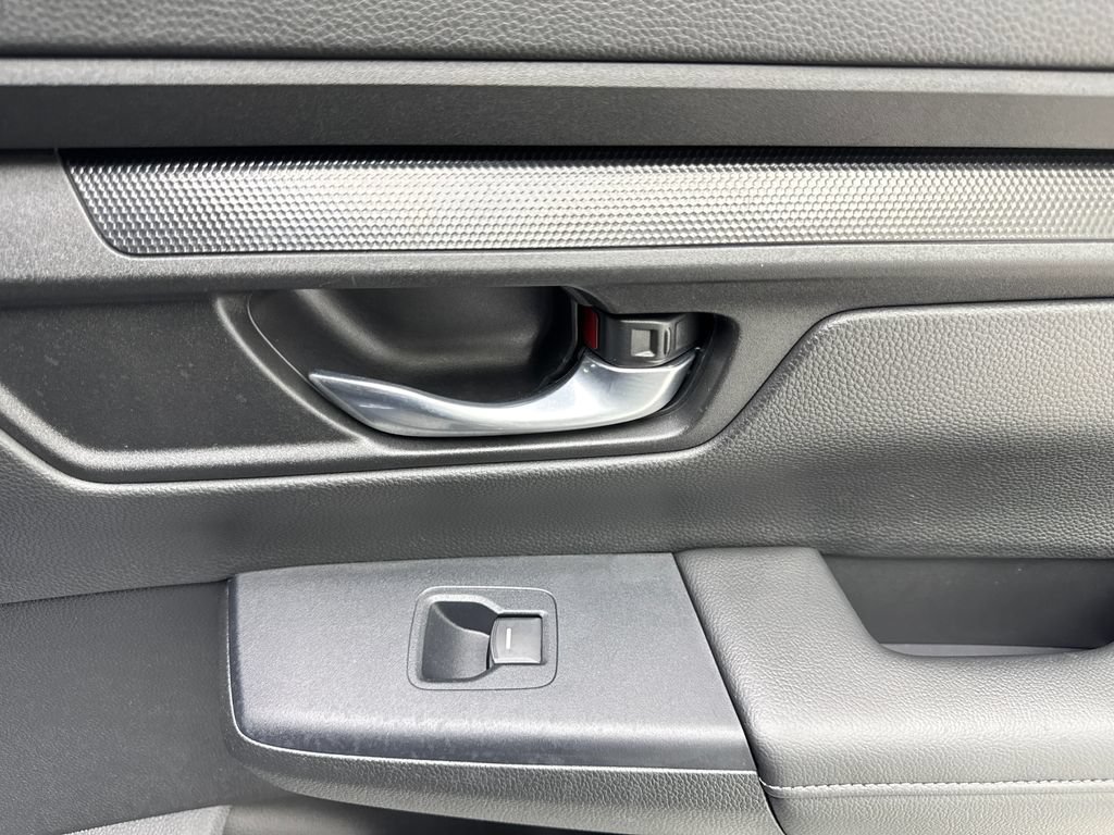 Used 2025 Honda CR-V LX image 42