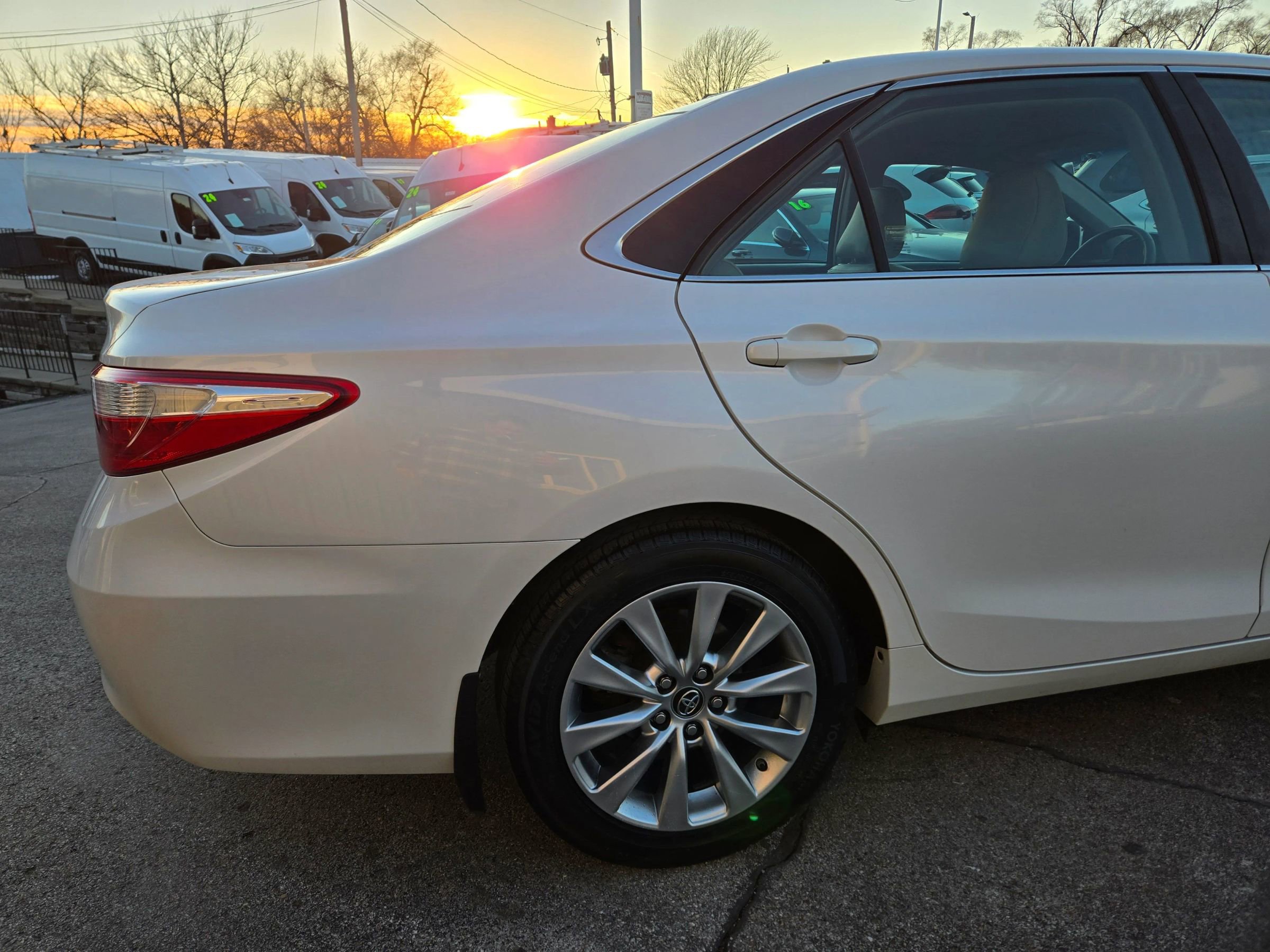 Used 2017 Toyota Camry XLE image 10