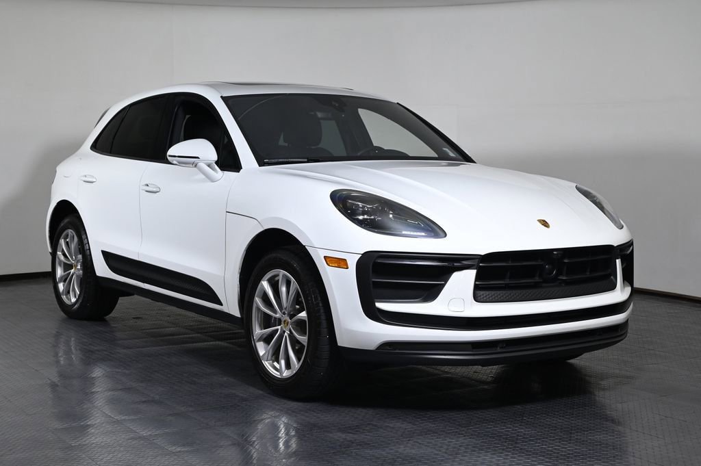 Used 2026 Porsche Macan AWD/4WD image 9