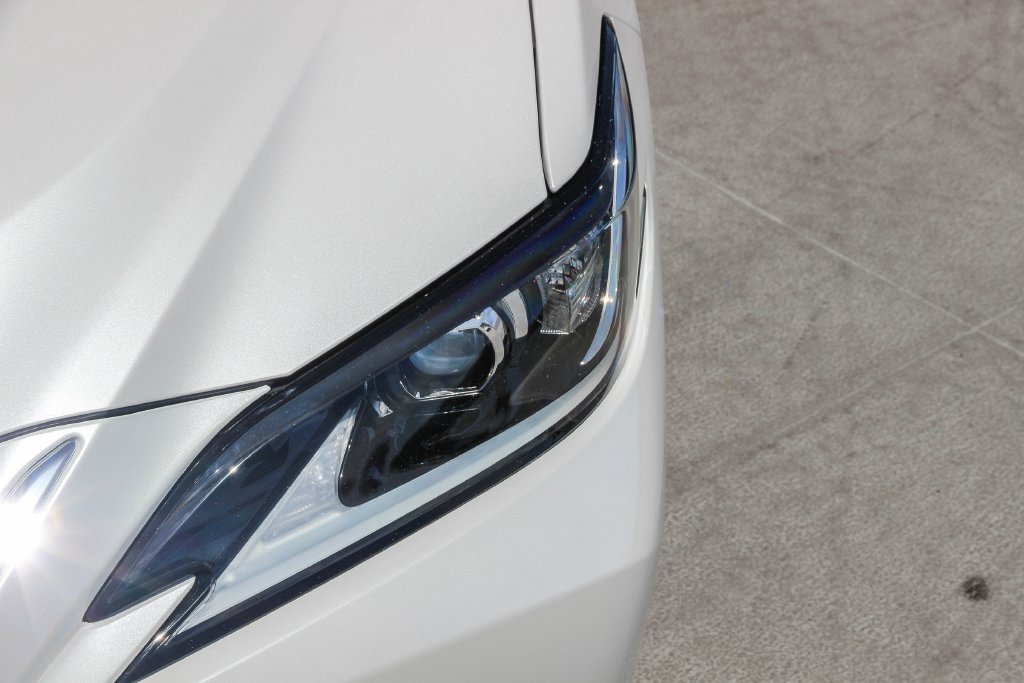 Certified 2023 Lexus ES 350 w/ Accessory Package (Z2) FWD image 9