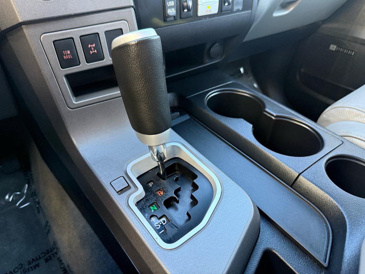 Used 2010 Toyota Sequoia Limited AWD/4WD image 42