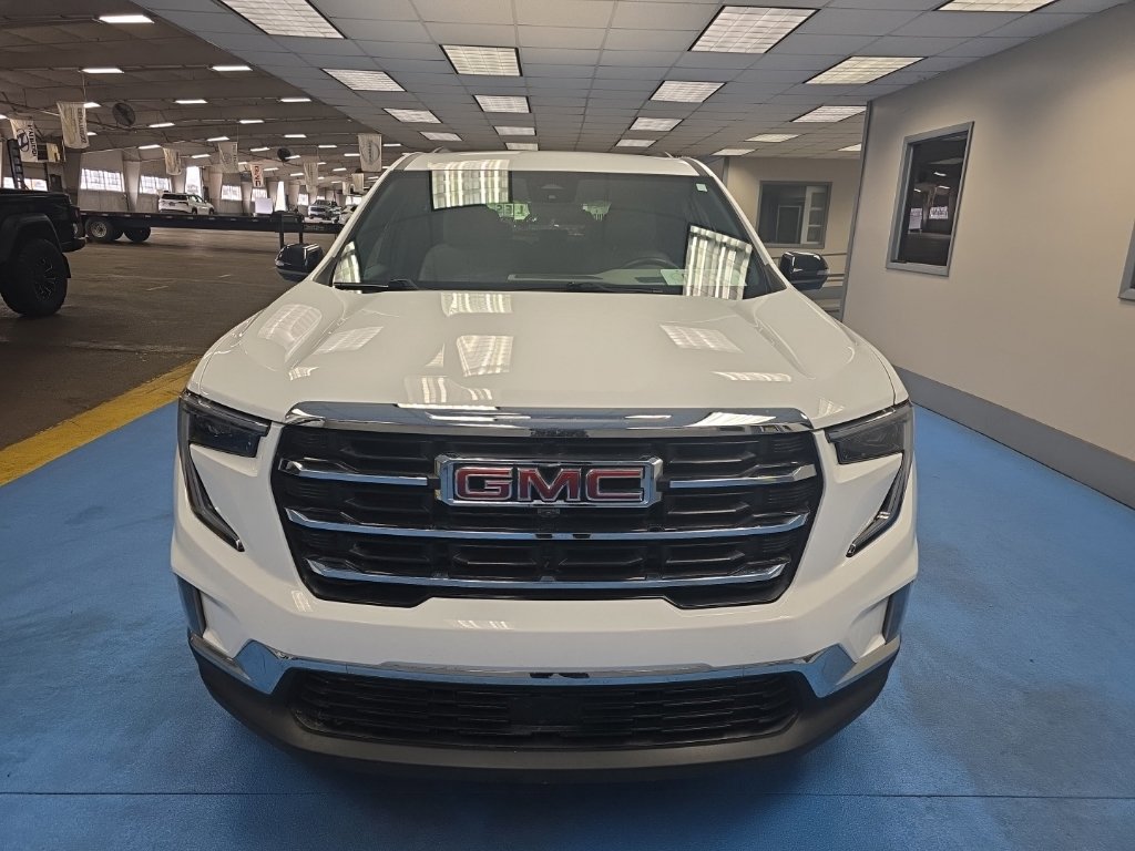 Certified 2026 GMC Acadia Elevation w/ Elevation Premium Package FWD image 8