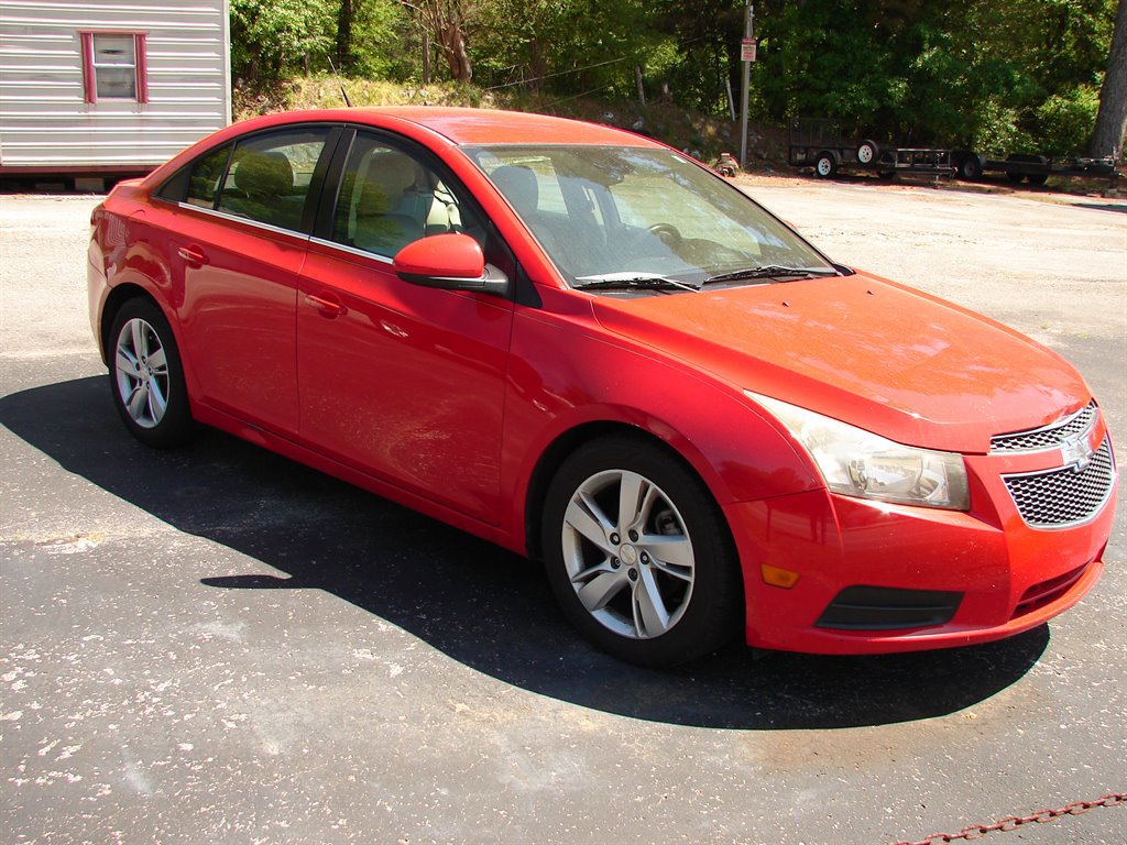 Used 2014 Chevrolet Cruze Diesel FWD image 2
