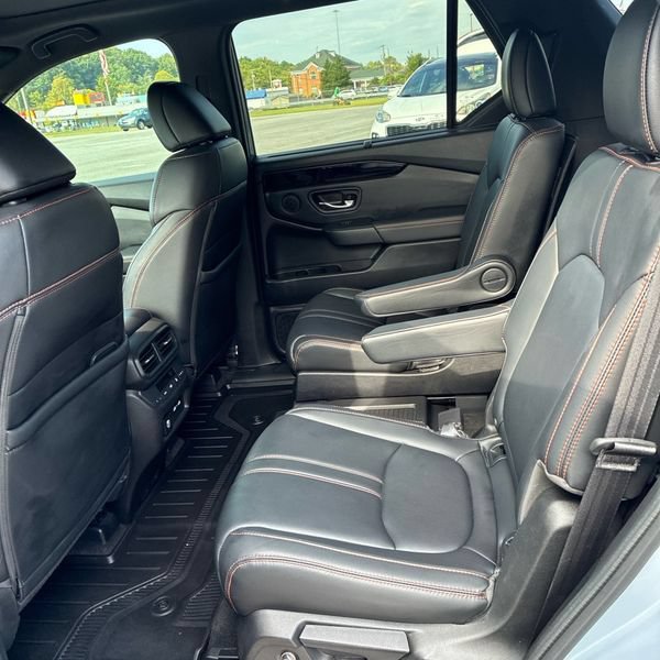 Used 2023 Honda Pilot TrailSport image 18