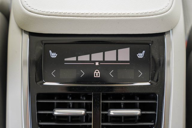 New 2025 Volvo XC90 T8 Ultra w/ Protection Package Premier image 28