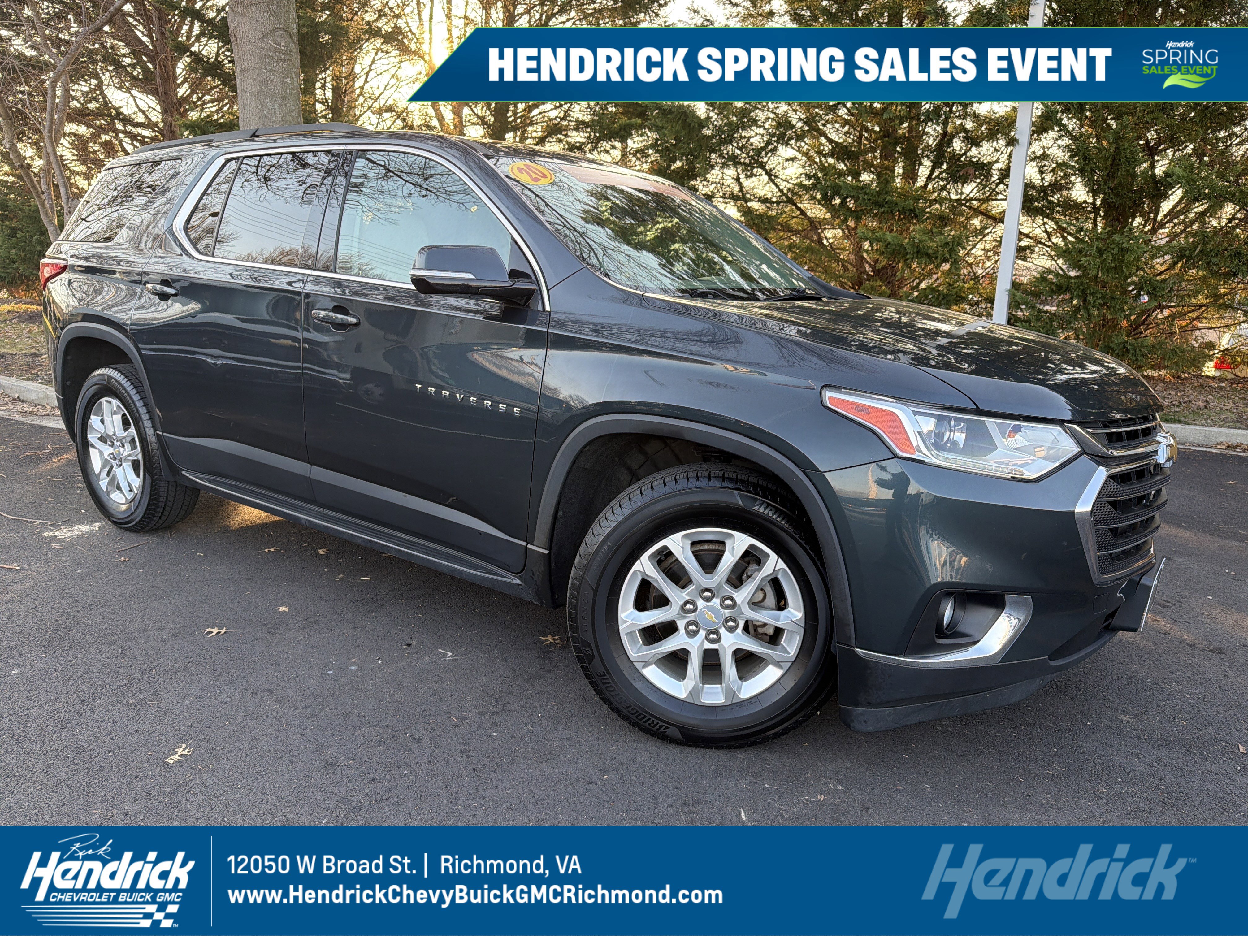 Used 2020 Chevrolet Traverse LT image 1