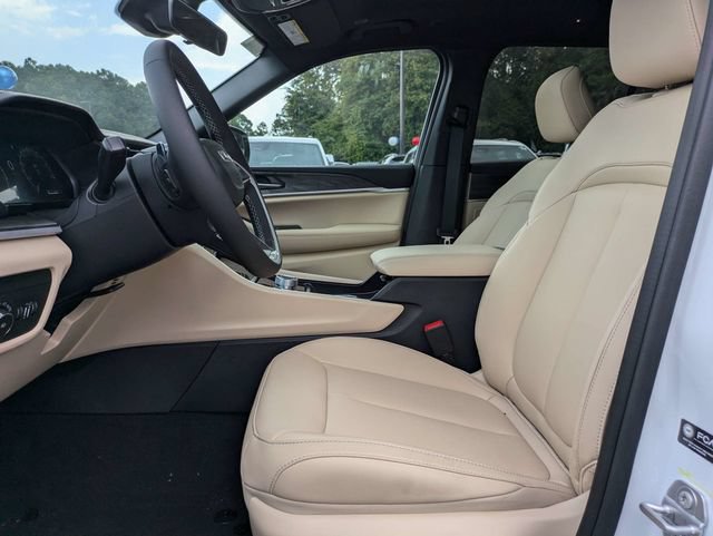 New 2026 Jeep Grand Cherokee Limited w/ Trailer Tow Package AWD/4WD image 20