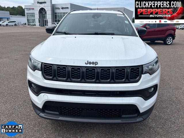Used 2026 Jeep Compass Latitude AWD/4WD image 2