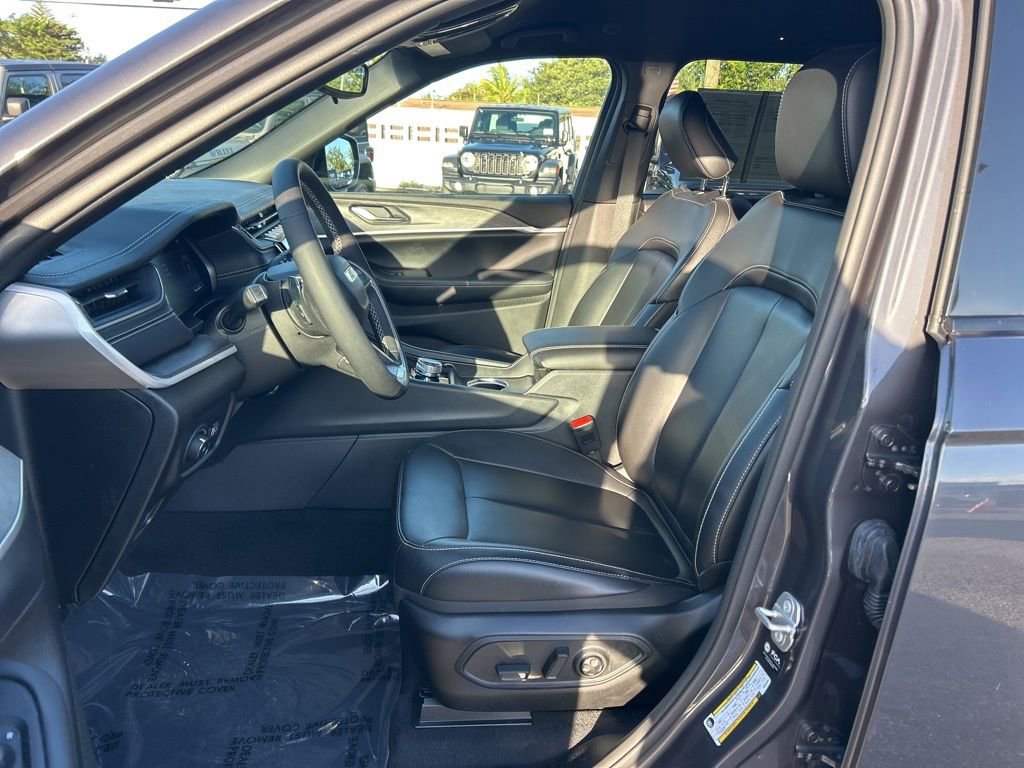 Used 2024 Jeep Grand Cherokee Limited image 9