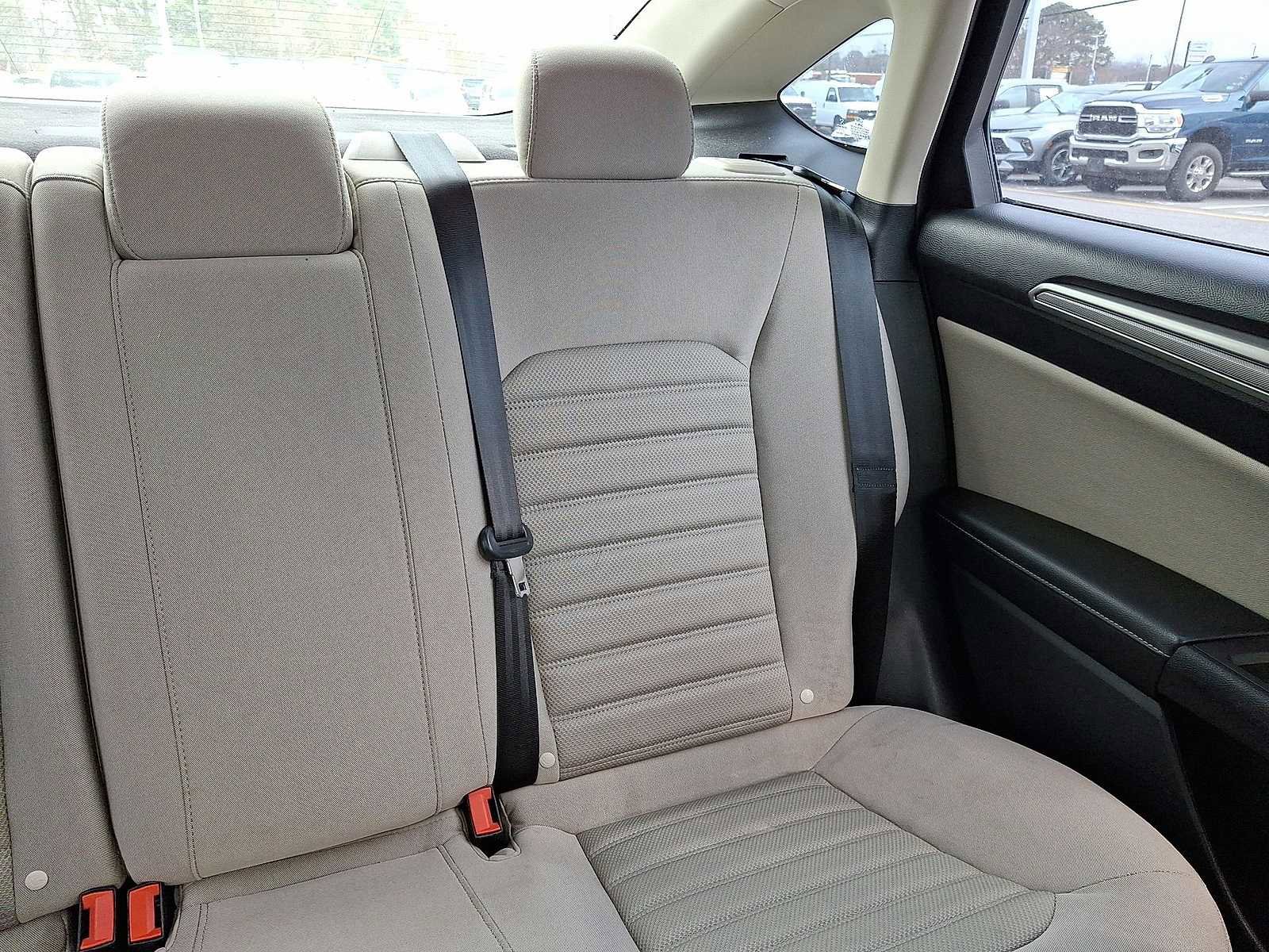 Used 2018 Ford Fusion S image 15