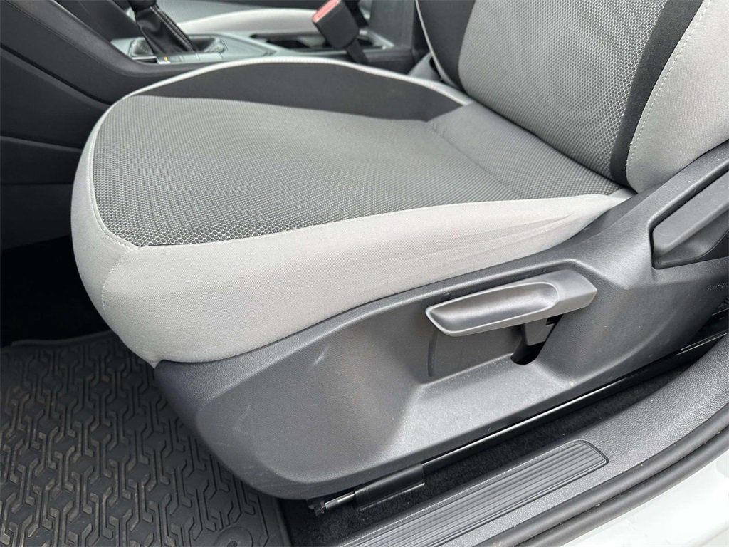 Used 2022 Volkswagen Taos S image 18