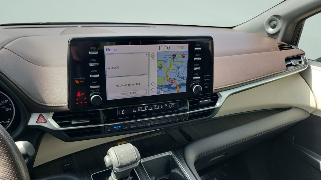 Used 2023 Toyota Sienna Platinum FWD image 14