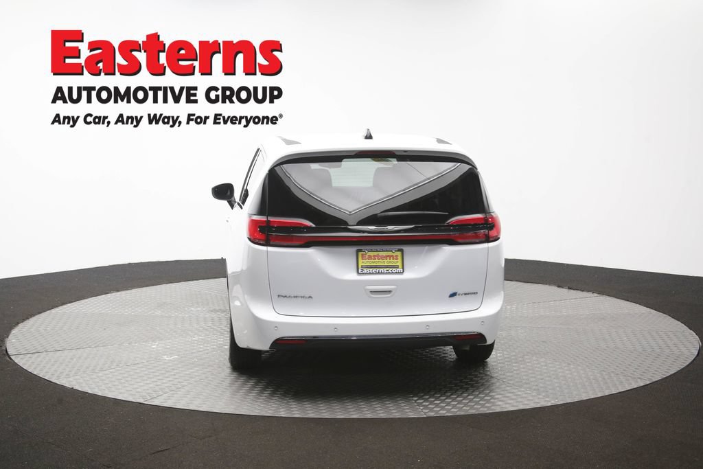 Used 2023 Chrysler Pacifica Touring-L FWD image 40