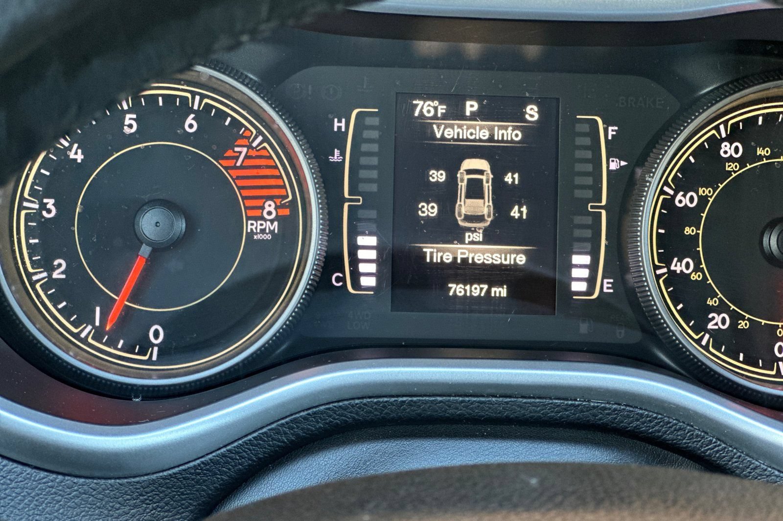 Used 2018 Jeep Cherokee Latitude Plus w/ Comfort/Convenience Group AWD/4WD image 25