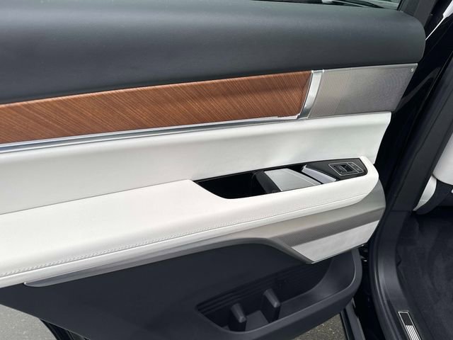 New 2026 Cadillac Vistiq Sport w/ LPO, Floor Liner Package image 13