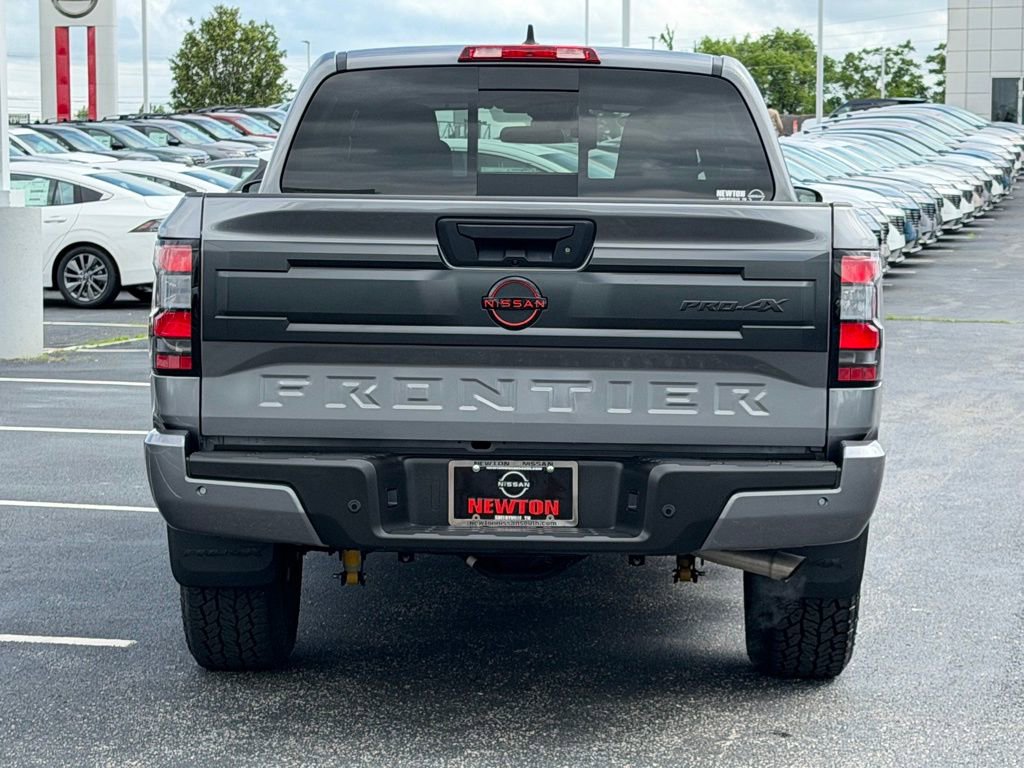 Used 2025 Nissan Frontier PRO-4X AWD/4WD image 6