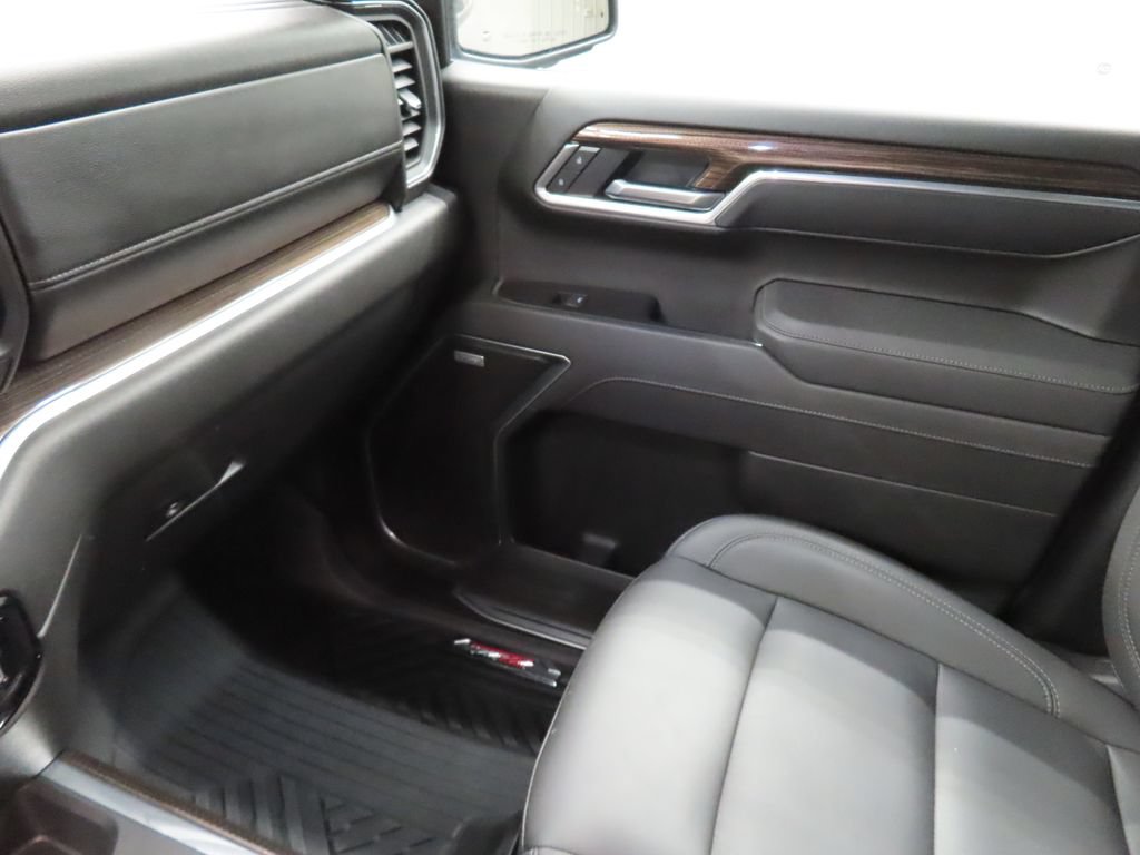 Used 2025 Chevrolet Silverado 1500 RST AWD/4WD image 34
