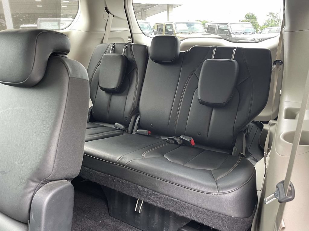 Certified 2017 Chrysler Pacifica Touring-L FWD image 20