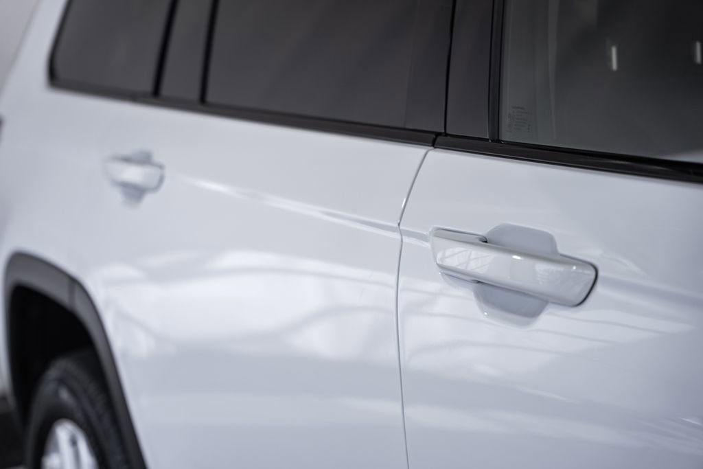 Certified 2024 Jeep Grand Cherokee L Limited w/ Luxury Tech Group II image 18