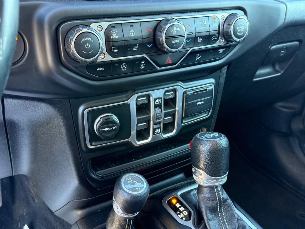 Used 2018 Jeep Wrangler Unlimited Sahara w/ Cold Weather Group image 21