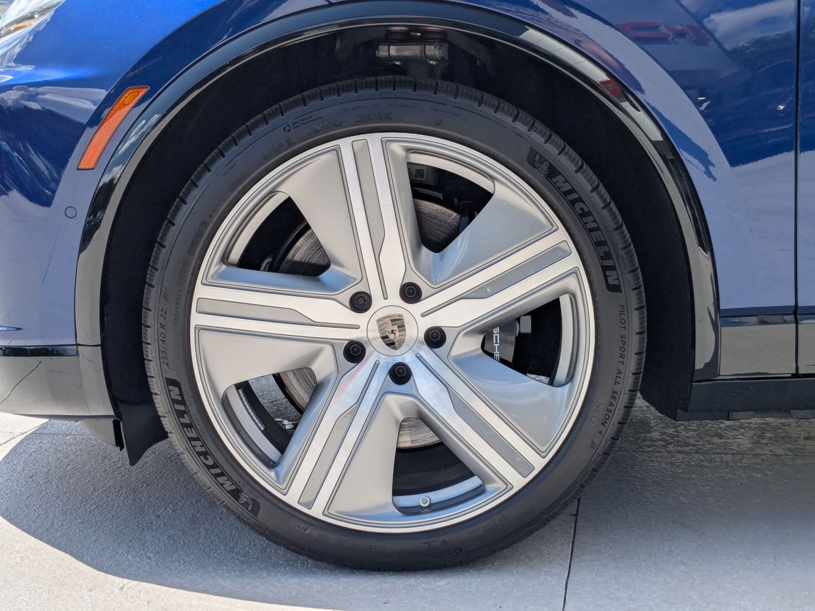 New 2025 Porsche Macan Turbo Electric AWD/4WD image 30