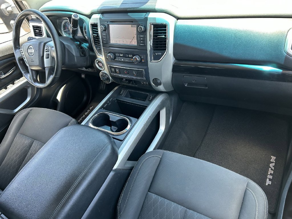 Used 2019 Nissan Titan SV w/ SV Convenience Package AWD/4WD image 11