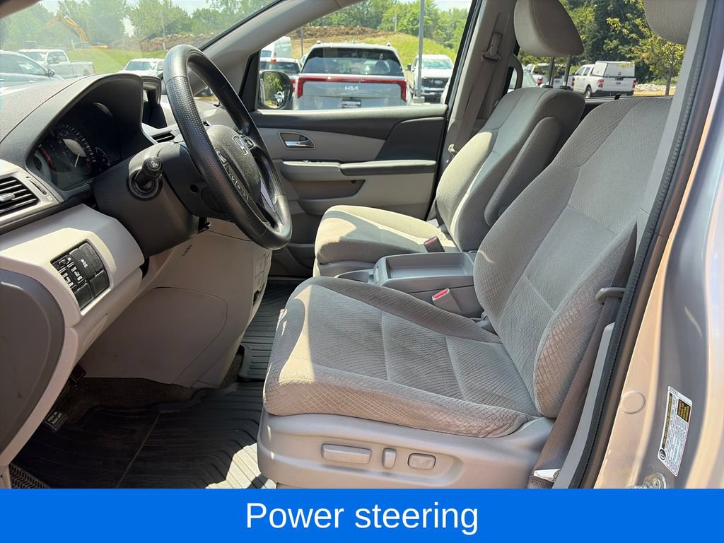 Used 2016 Honda Odyssey SE image 16