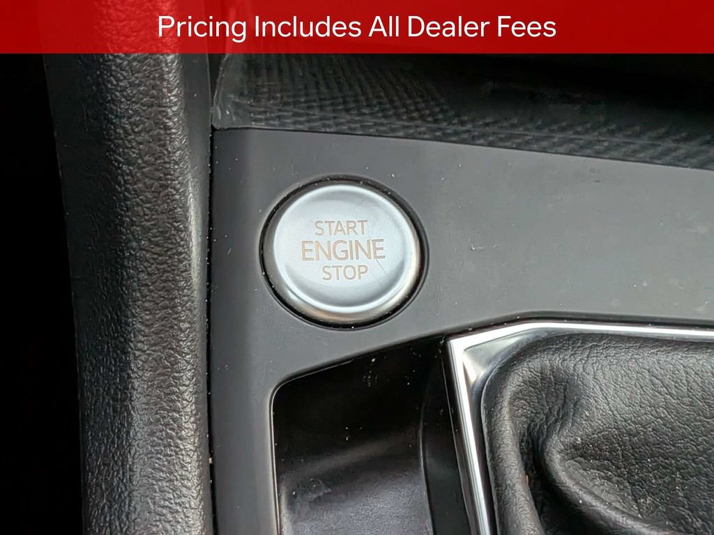 Used 2022 Volkswagen Taos SE w/ Panoramic Sunroof Package FWD image 29