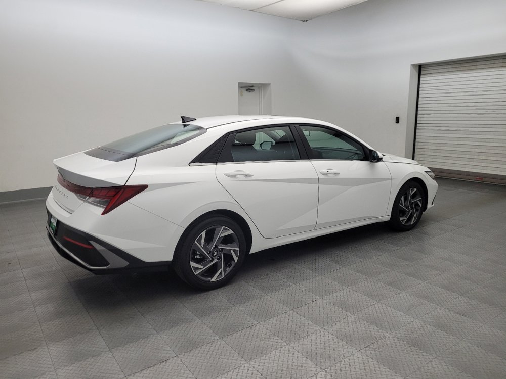 Used 2025 Hyundai Elantra SEL FWD image 10