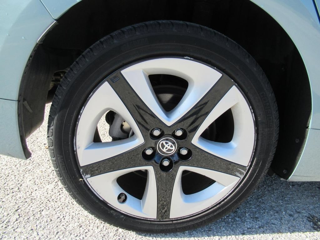 Used 2017 Toyota Prius Three Touring FWD image 5