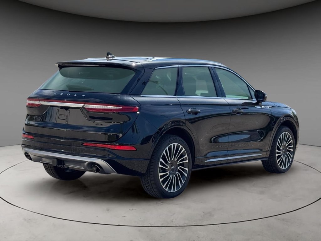 Used 2022 Lincoln Corsair Reserve w/ Equipment Group 201A AWD/4WD image 5