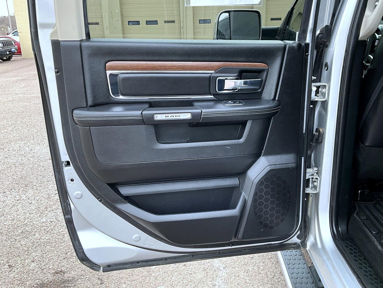 Used 2018 RAM 1500 Laramie image 21