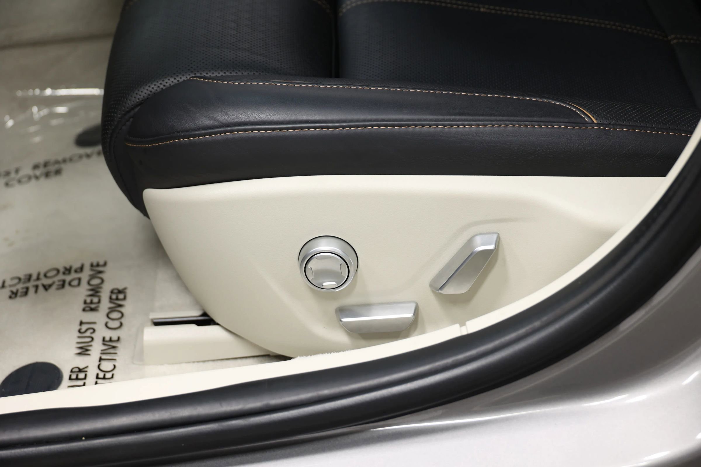 Used 2023 Lucid Air Grand Touring image 13