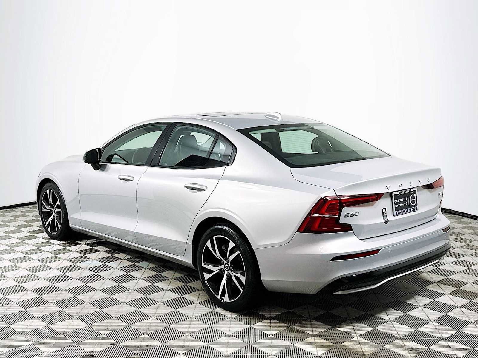 Used 2025 Volvo S60 B5 Core image 5