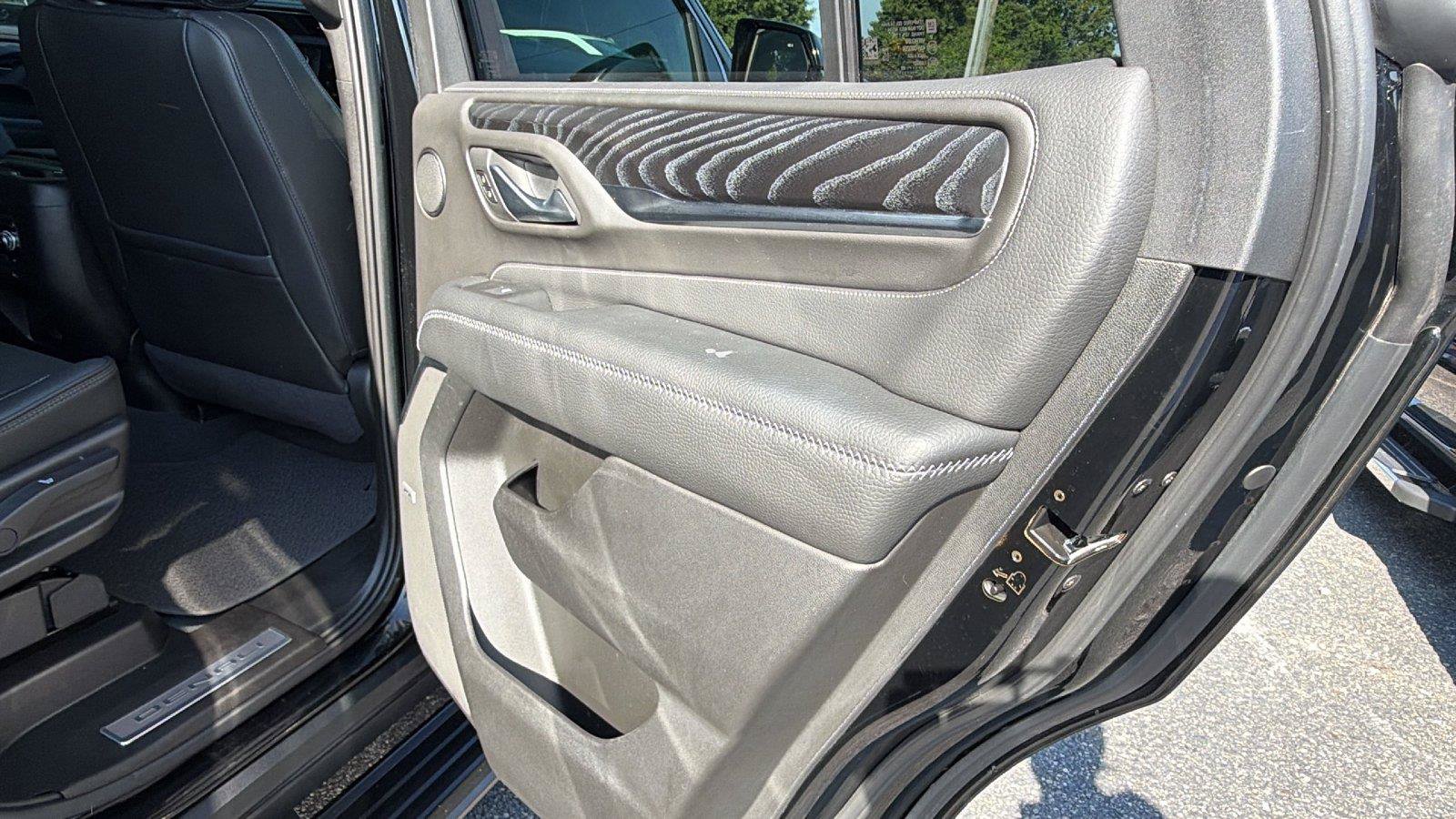 Used 2022 GMC Yukon Denali AWD/4WD image 20