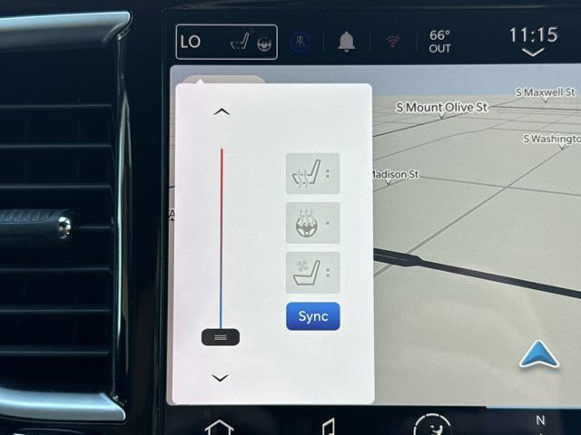 Used 2023 Chrysler Pacifica Pinnacle w/ Trailer Tow Group image 25