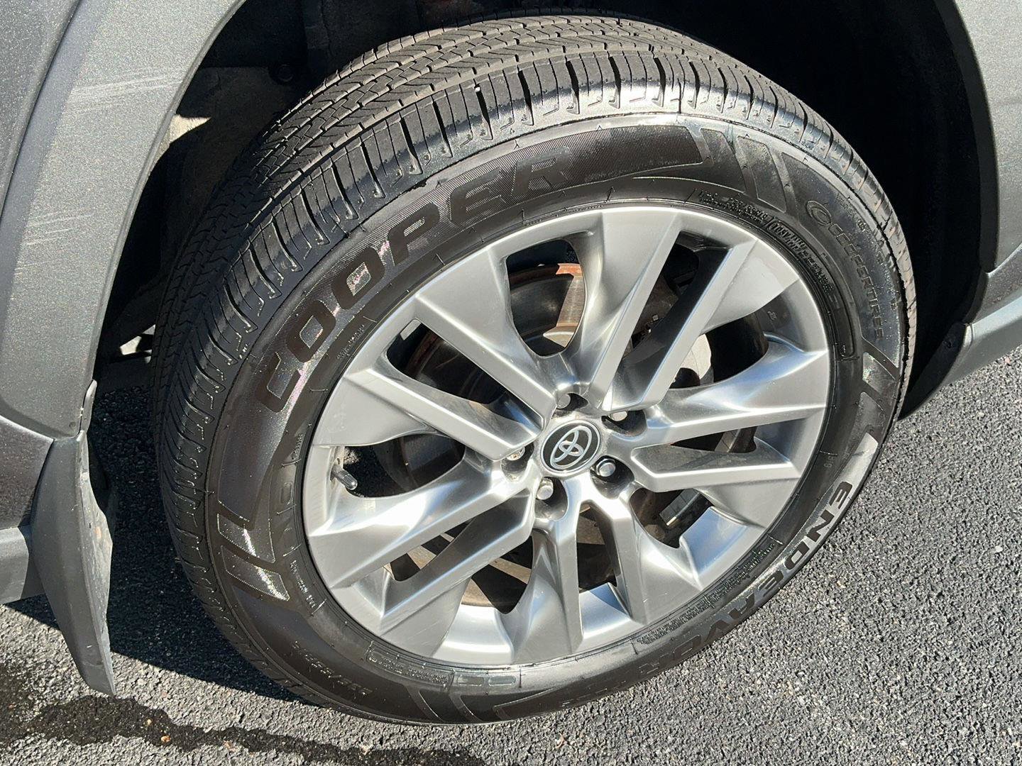 Certified 2023 Toyota RAV4 XLE Premium AWD/4WD image 6