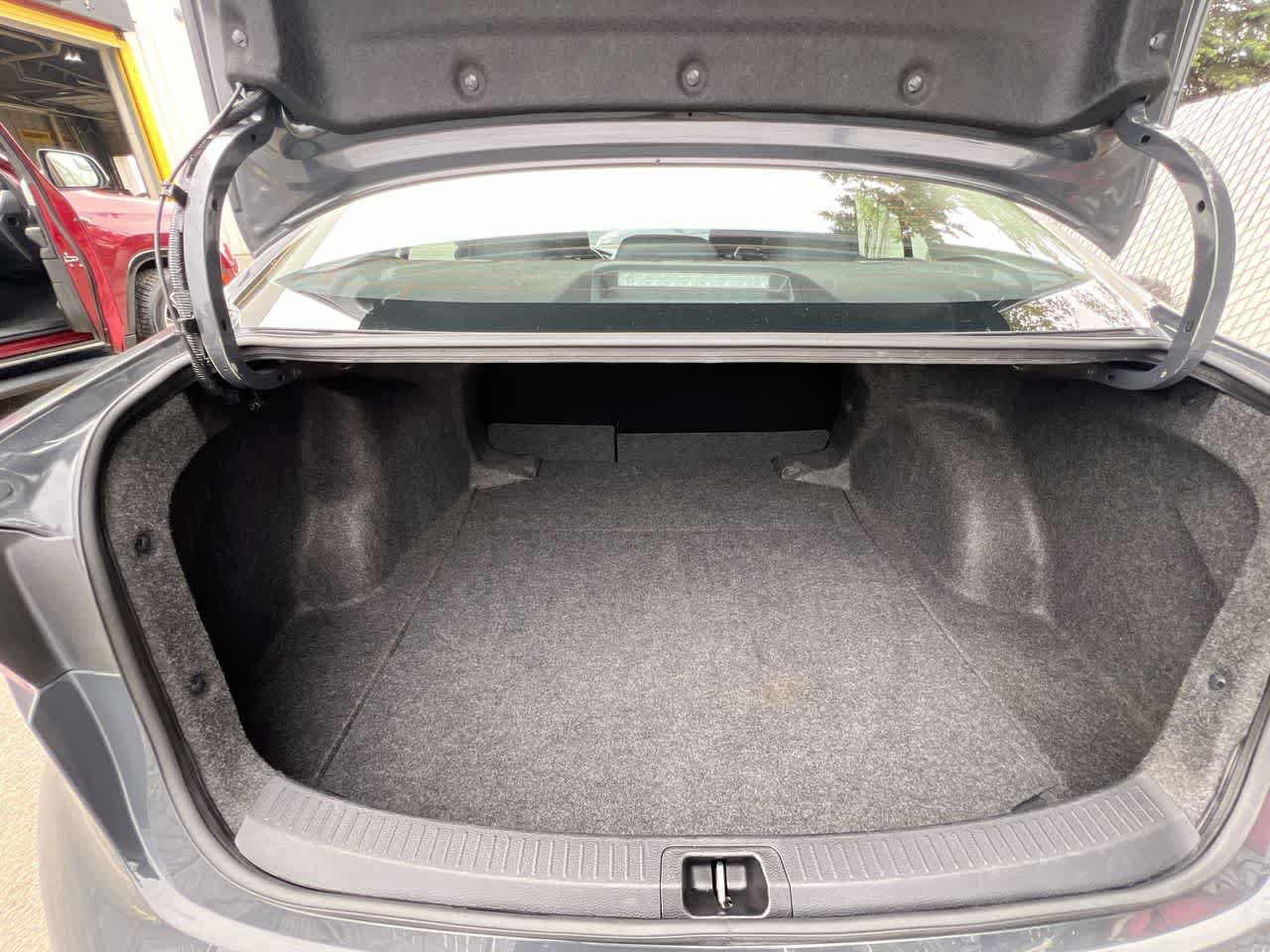 Used 2025 Toyota Corolla LE FWD image 25