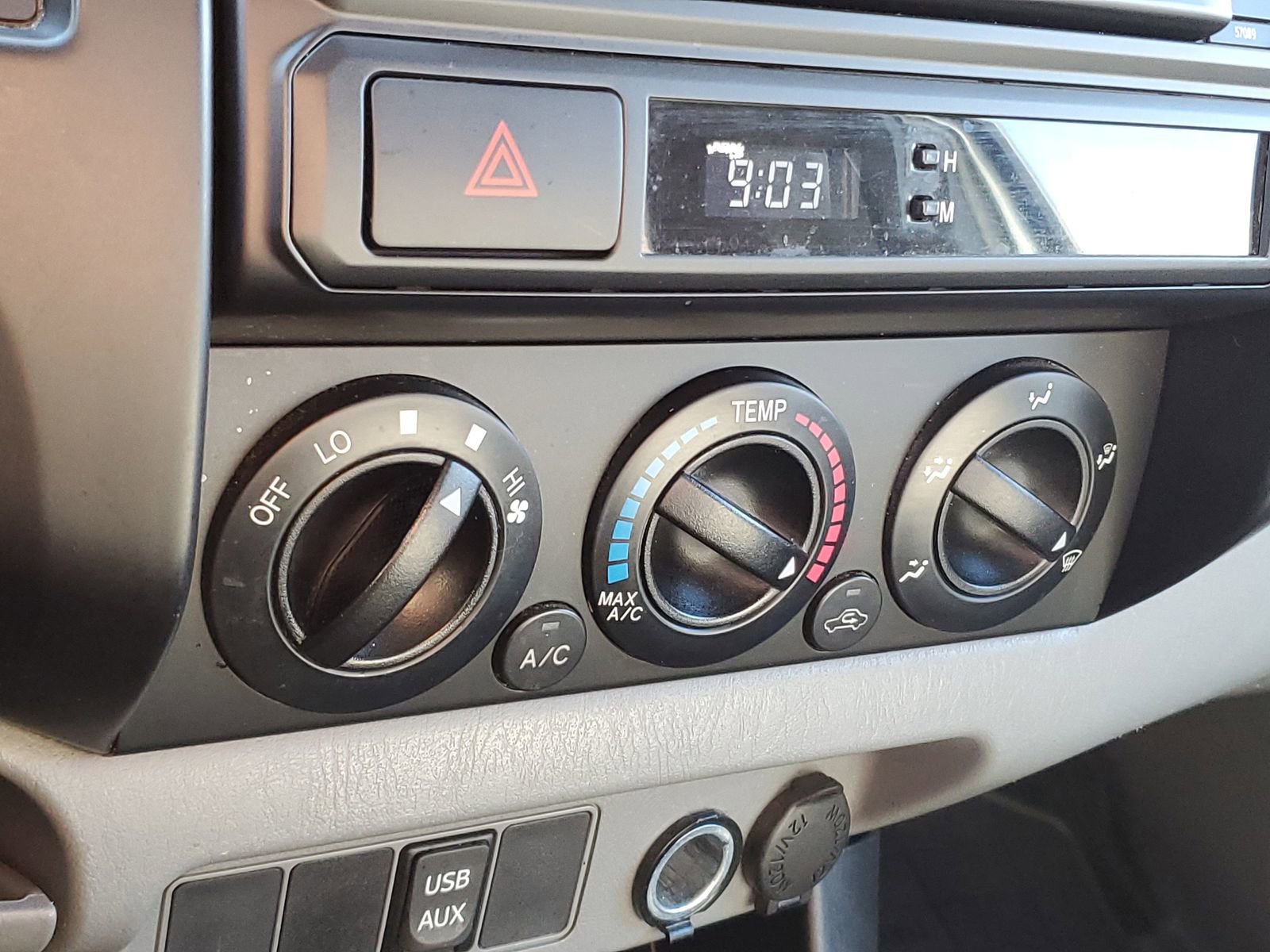 Used 2014 Toyota Tacoma PreRunner w/ Convenience Package image 25