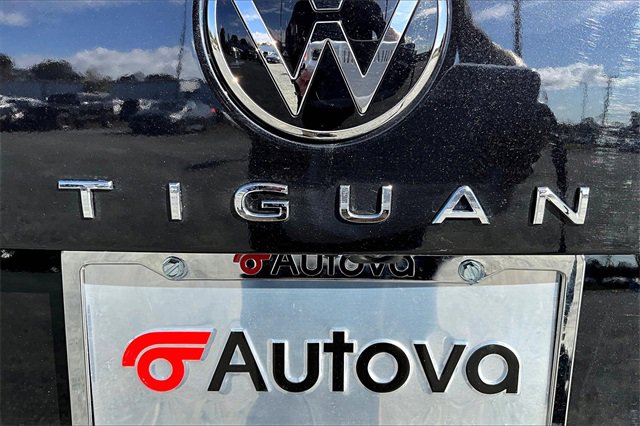 Used 2024 Volkswagen Tiguan Wolfsburg Edition image 34