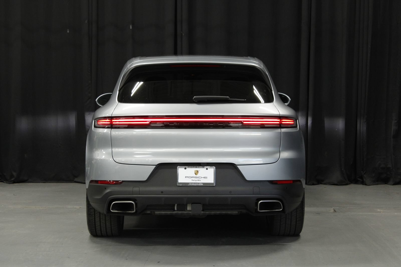 Certified 2025 Porsche Cayenne AWD/4WD image 4