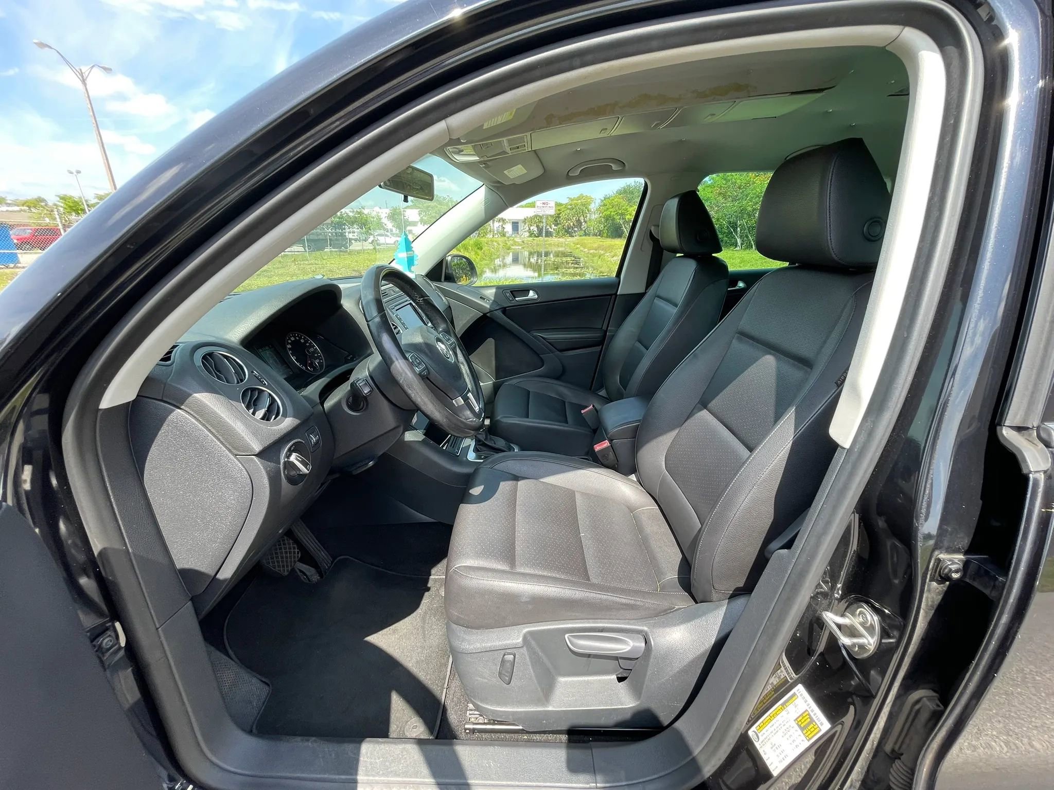 Used 2013 Volkswagen Tiguan SE FWD image 26